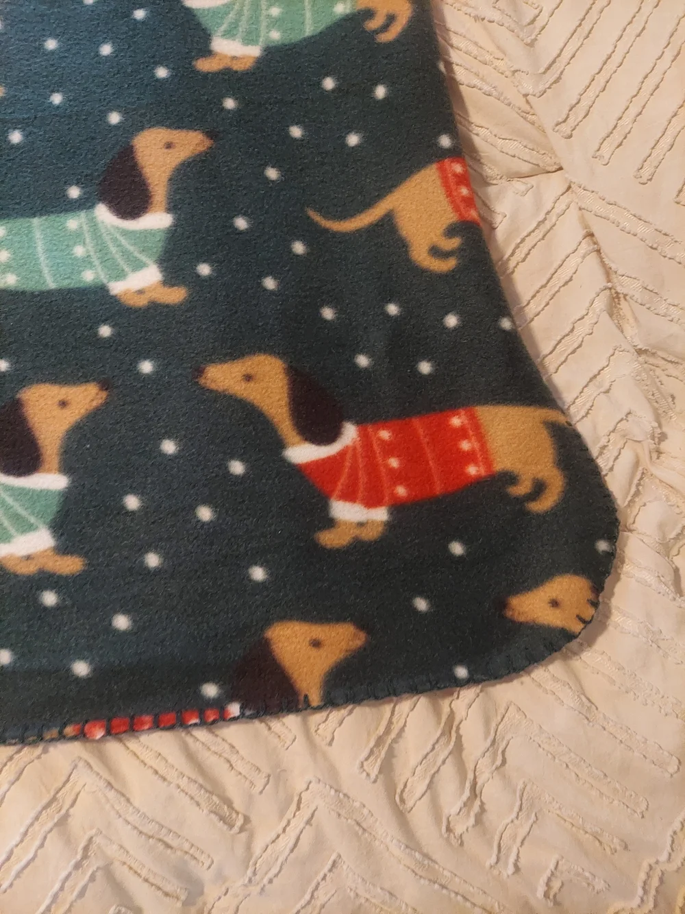 Highline Bedding Dachshund Fleece Throw Blanket Holiday Sweater Dogs 50x60